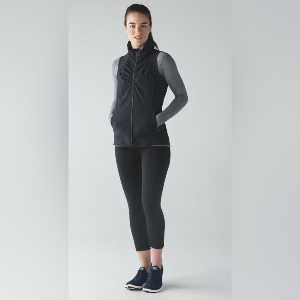 Lululemon Go The Distance Running Vest Hoodie Black Size 2 lightweight